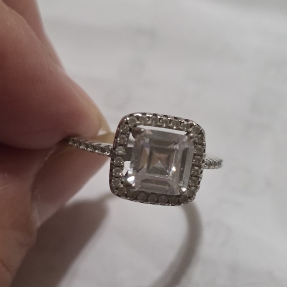 Jewelry - Elegant 925 Square-Cut Ring Size 7